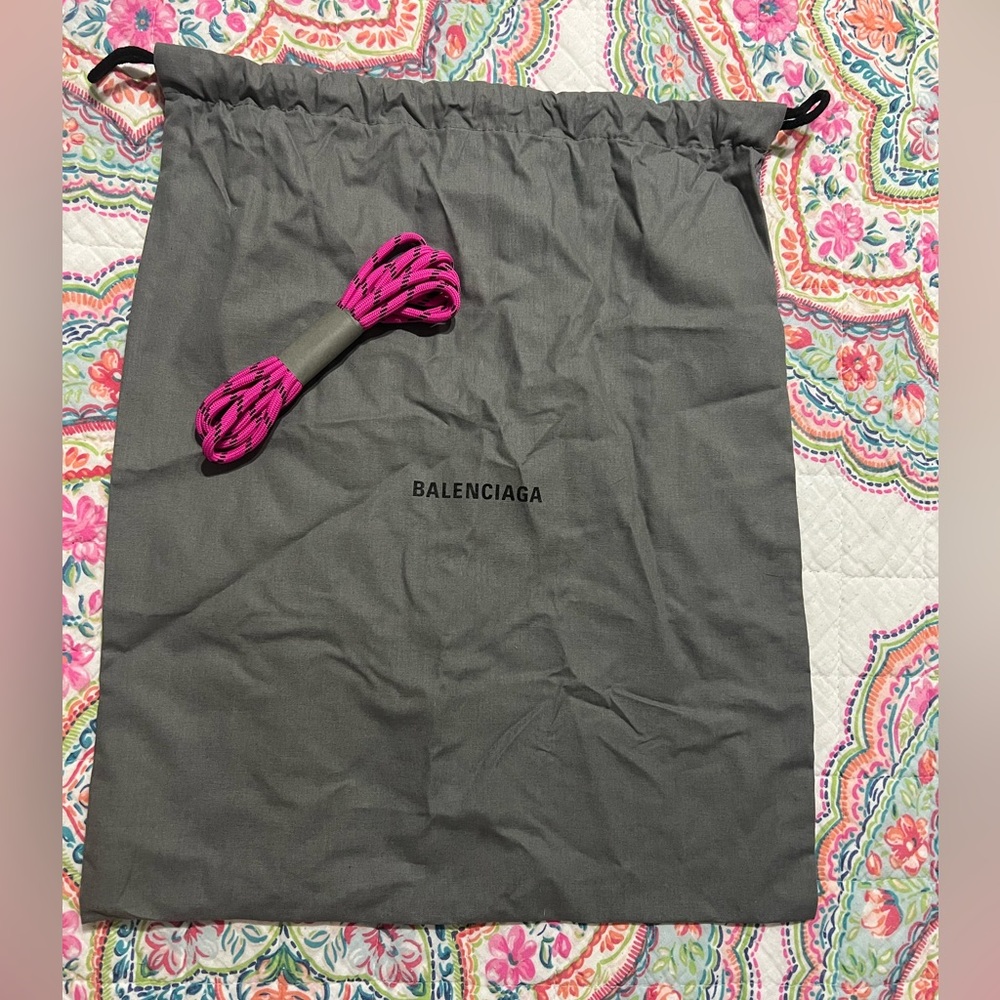 BALENCIAGA DUST BAG WITH BALENCIAGA PINK SHOE LACES